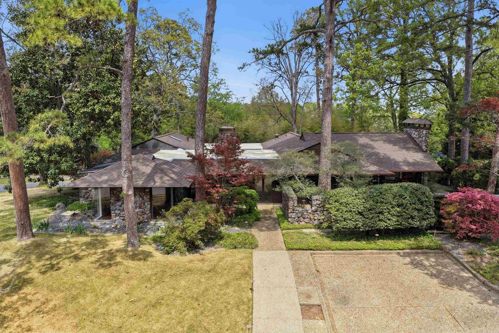 2 Glenridge Road, Little Rock, AR 72227