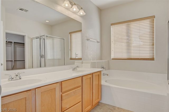 6824 Woodland Vase Court, Las Vegas, NV 89131