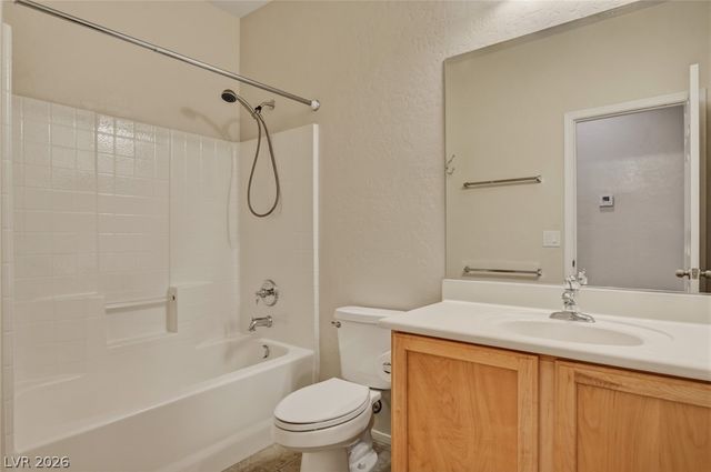 6824 Woodland Vase Court, Las Vegas, NV 89131