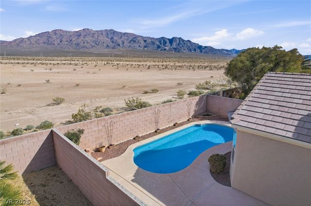 6824 Woodland Vase Court, Las Vegas, NV 89131