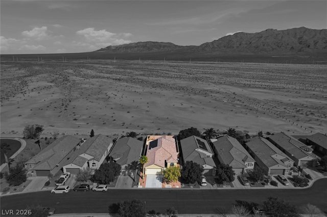 6824 Woodland Vase Court, Las Vegas, NV 89131