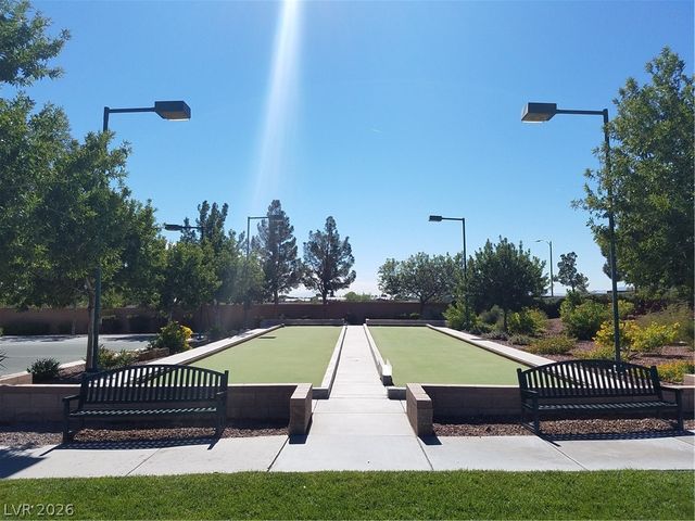 6824 Woodland Vase Court, Las Vegas, NV 89131