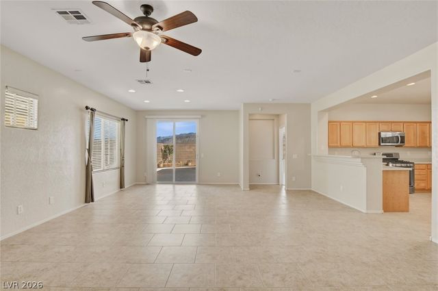 6824 Woodland Vase Court, Las Vegas, NV 89131