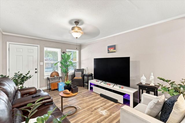 2617 Pioneer Street, Fort Worth, TX 76119