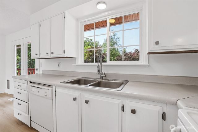 4605 224th Place SW, Mountlake Terrace, WA 98043