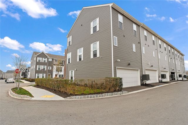 202 Gress Rd, Cranberry Twp, PA 16066