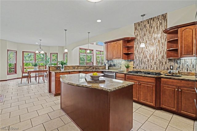 7635 Harley Hills Drive, North Royalton, OH 44133