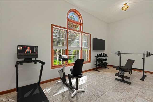 7635 Harley Hills Drive, North Royalton, OH 44133