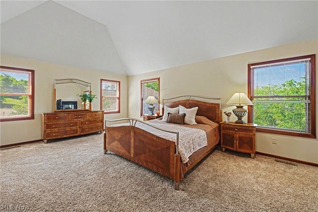 7635 Harley Hills Drive, North Royalton, OH 44133