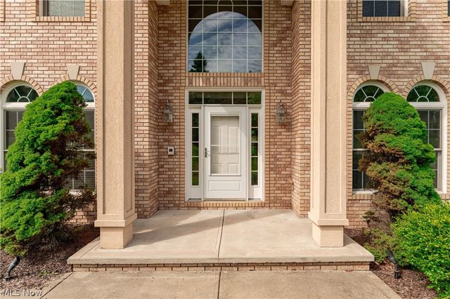 7635 Harley Hills Drive, North Royalton, OH 44133