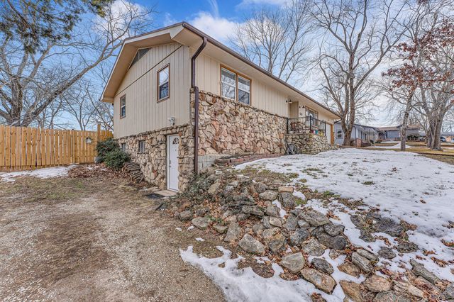 240 Division Street, Forsyth, MO 65653