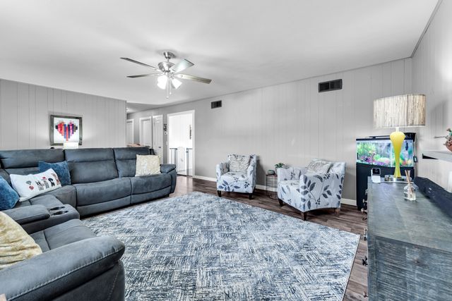 240 Division Street, Forsyth, MO 65653