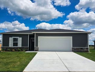 220 S Gatewood St, Valley Center, KS 67147