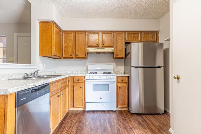6201 Berkett CV A, Austin, TX 78745