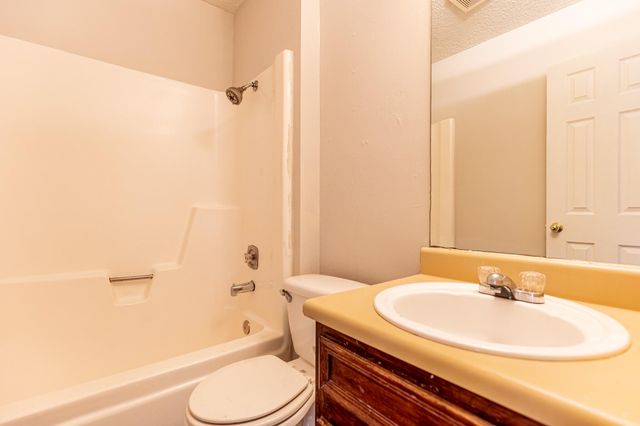 6201 Berkett CV A, Austin, TX 78745