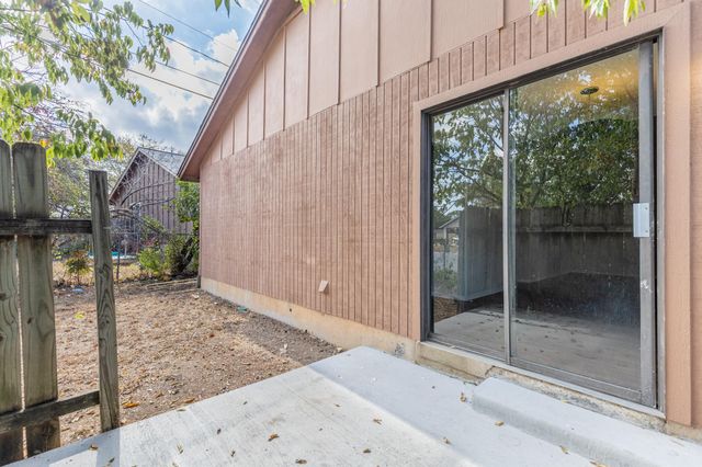 6201 Berkett CV A, Austin, TX 78745