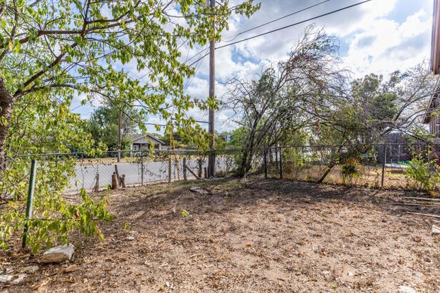 6201 Berkett CV A, Austin, TX 78745