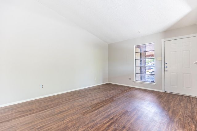 6201 Berkett CV A, Austin, TX 78745