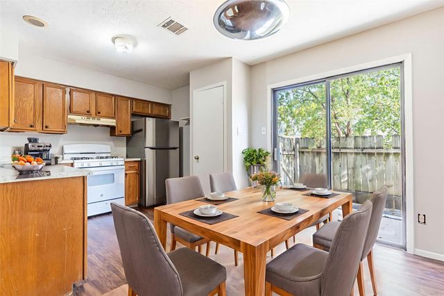 6201 Berkett CV A, Austin, TX 78745