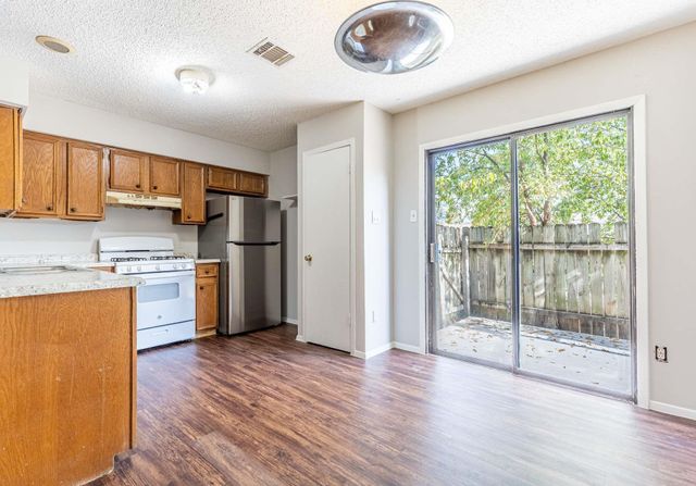 6201 Berkett CV A, Austin, TX 78745