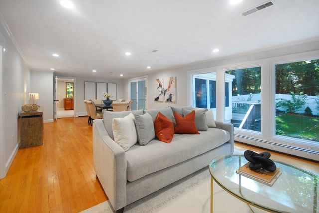 320 Russell Street, Carlisle, MA 01741