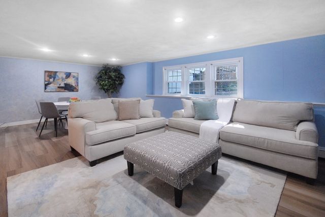 320 Russell Street, Carlisle, MA 01741