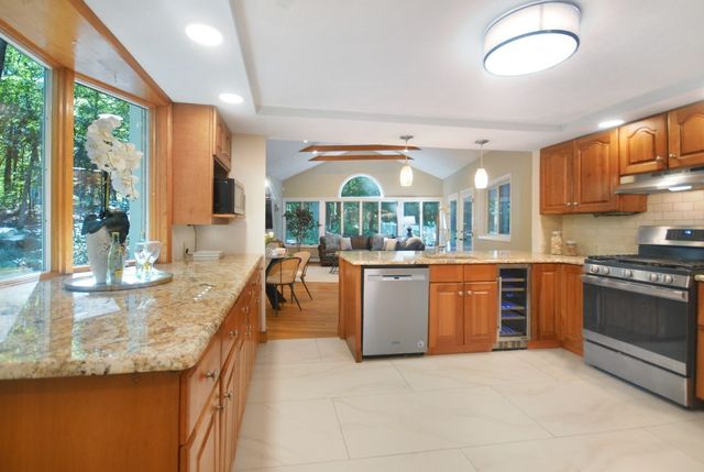 320 Russell Street, Carlisle, MA 01741