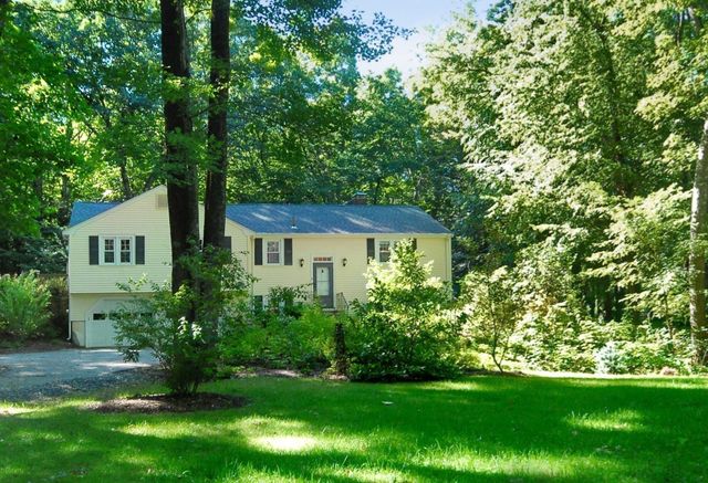 320 Russell Street, Carlisle, MA 01741