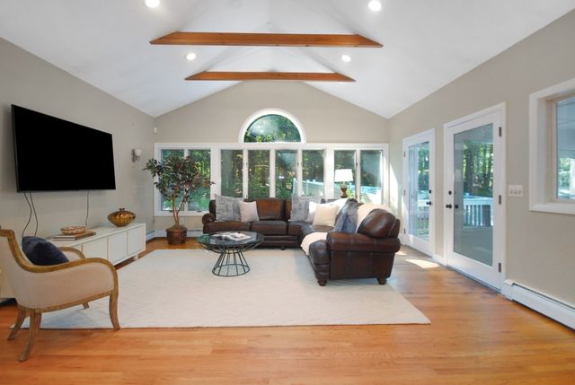 320 Russell Street, Carlisle, MA 01741
