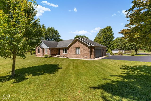 10300 N Serenity Lane, Mooresville, IN 46158
