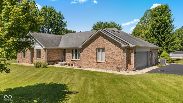 10300 N Serenity Lane, Mooresville, IN 46158