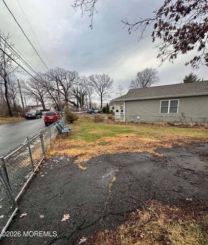 306 Norwood Avenue, Laurence Harbor, NJ 08879