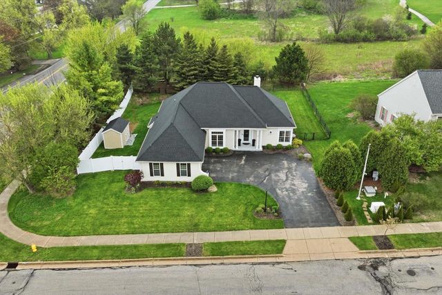 1152 River Place BOULEVARD, Waukesha, WI 53189
