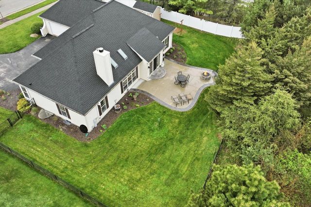 1152 River Place BOULEVARD, Waukesha, WI 53189