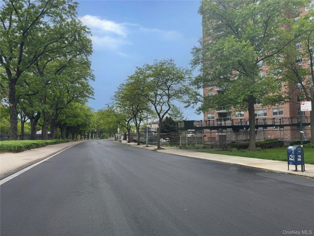 61-20 Grand Central Parkway A1, Forest Hills, NY 11375