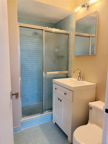 61-20 Grand Central Parkway A1, Forest Hills, NY 11375