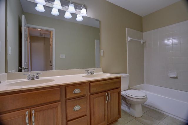 9006 RIVER PINE DR, Cordova, TN 38016