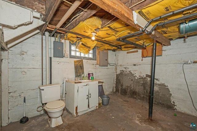 302 E 7th St, Superior, WI 54880