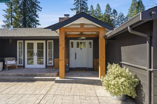 12 La Sombra Ct, Orinda, CA 94563