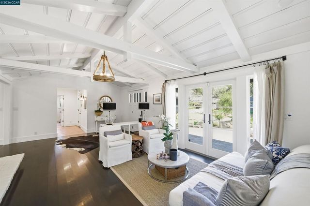 12 La Sombra Ct, Orinda, CA 94563