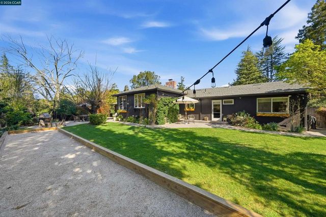 12 La Sombra Ct, Orinda, CA 94563