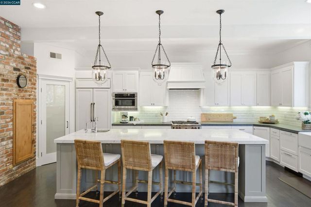 12 La Sombra Ct, Orinda, CA 94563