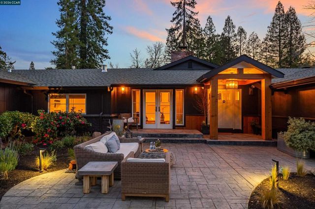 12 La Sombra Ct, Orinda, CA 94563