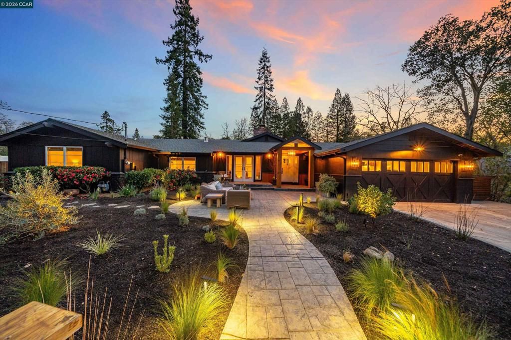 Image 1 of property listing at 12 La Sombra Ct, Orinda, CA 94563