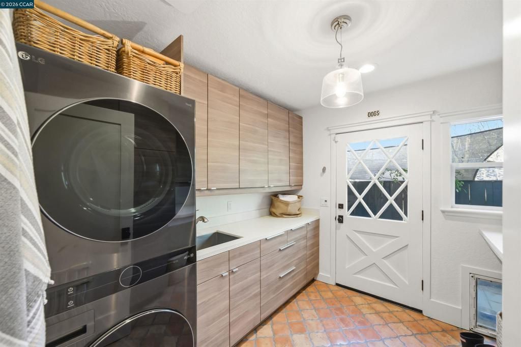 Image 33 of property listing at 12 La Sombra Ct, Orinda, CA 94563