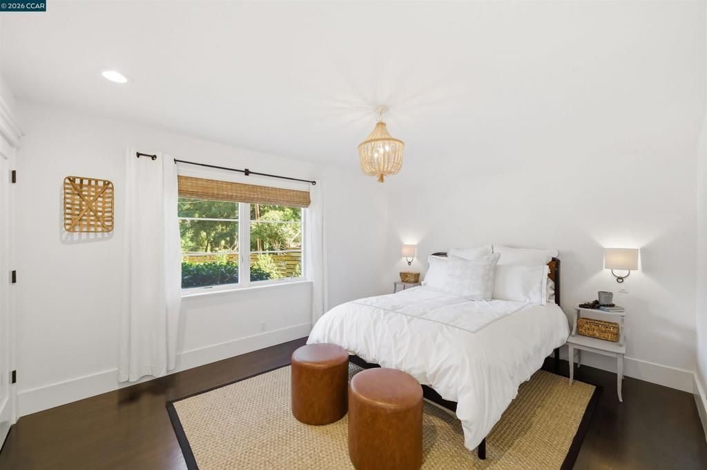 Image 40 of property listing at 12 La Sombra Ct, Orinda, CA 94563