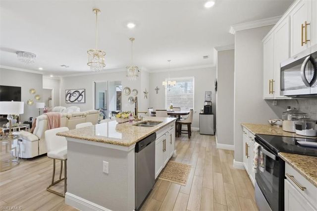 1025 7th PL, Cape Coral, FL 33993