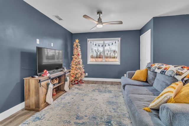 703 Union Ridge Rd, Wartrace, TN 37183