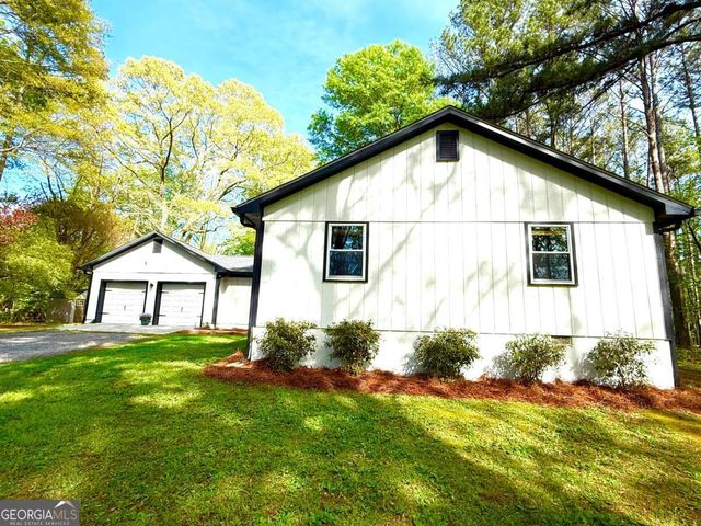 1177 Bob Smith Road, Sharpsburg, GA 30277
