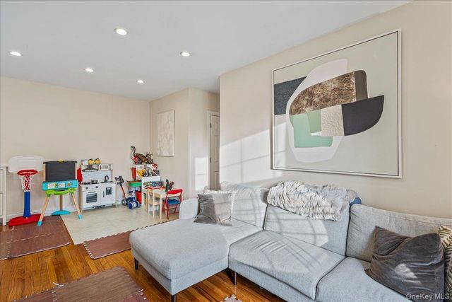 30-47 Hobart Street 3M, Woodside, NY 11377